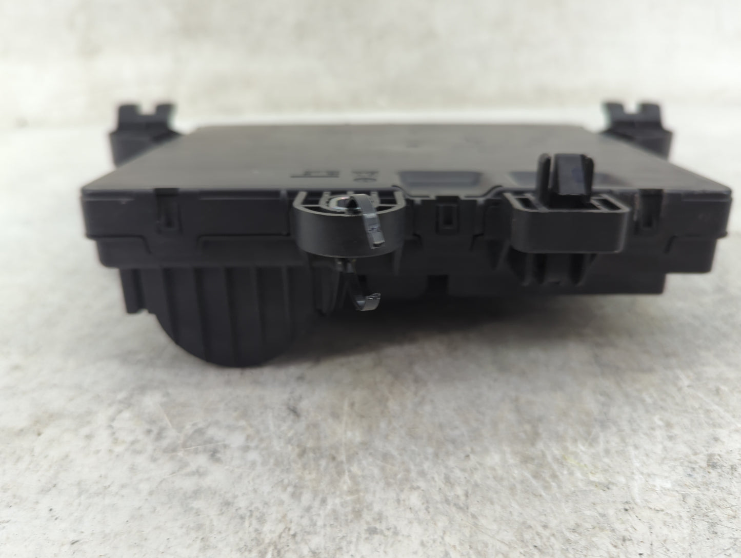 2011-2012 Buick Lacrosse Body Control Module Bcm - Oemusedautoparts1.com