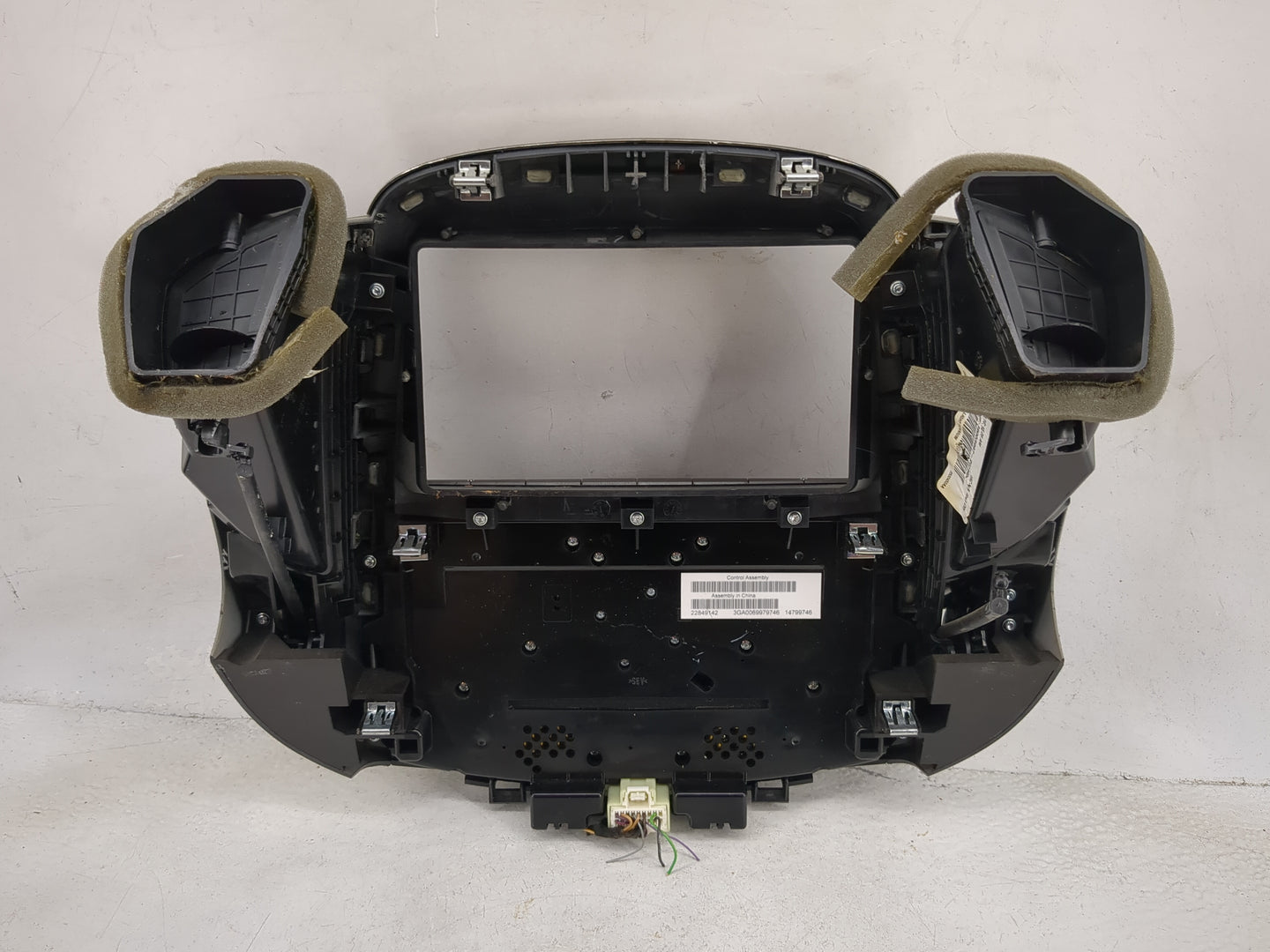 2013-2013 Buick Lacrosse Radio Control Panel 5019938 - Oemusedautoparts1.com
