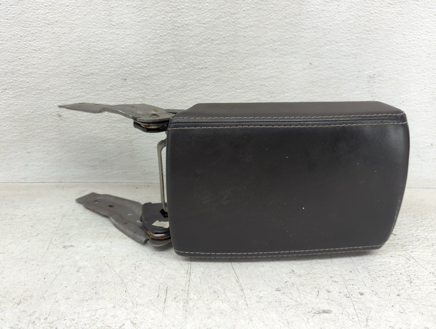 2010-2013 Buick Lacrosse Center Console Armrest Cover Lid Fits Fits 2010 2011 2012 2013 OEM Used Auto Parts - Oemusedautopar