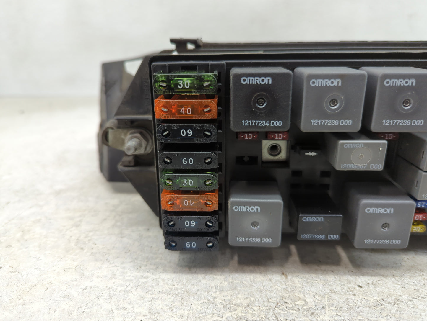 2012 Buick Lacrosse Fusebox Fuse Box Panel Relay Module Fits OEM Used Auto Parts - Oemusedautoparts1.com