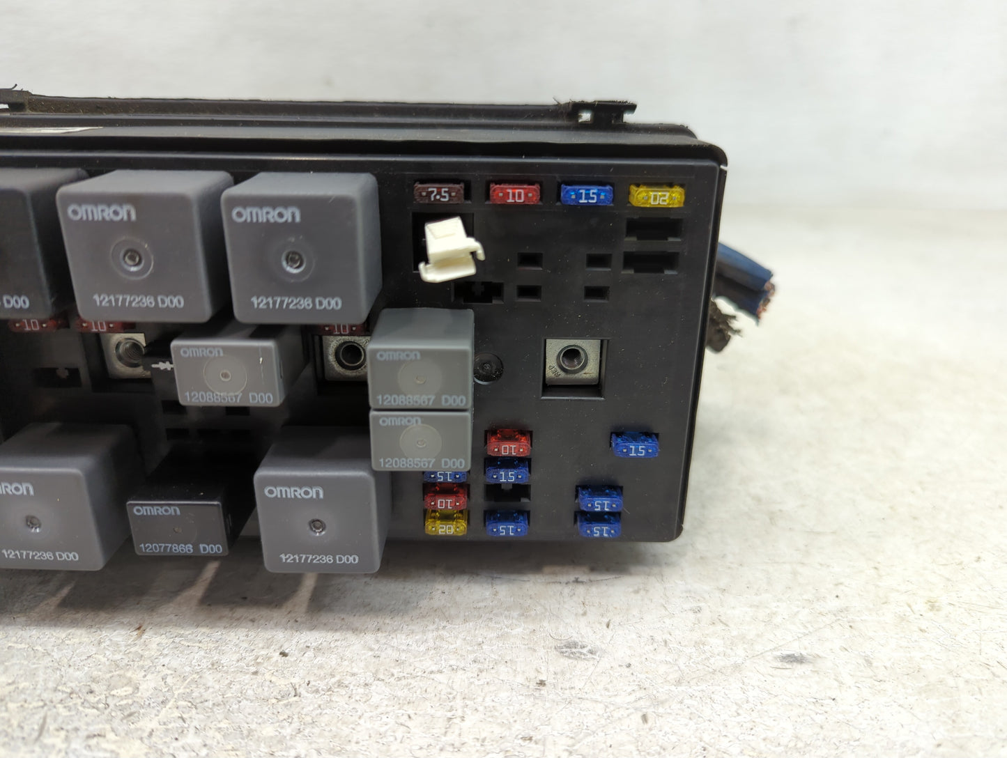 2012 Buick Lacrosse Fusebox Fuse Box Panel Relay Module Fits OEM Used Auto Parts - Oemusedautoparts1.com