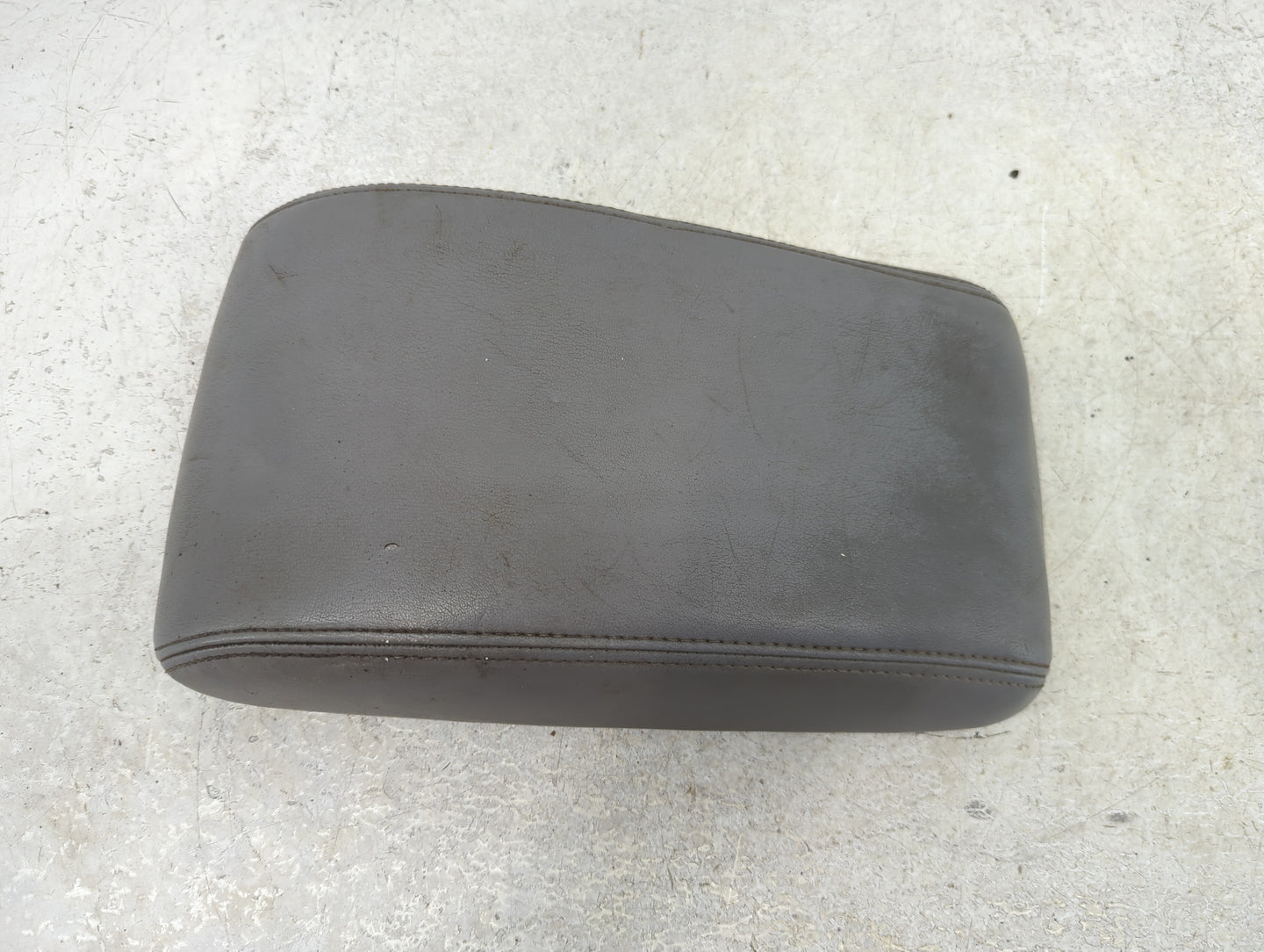 2005-2006 Buick Lacrosse Center Console Armrest Cover Lid Fits Fits 2005 2006 OEM Used Auto Parts - Oemusedautoparts1.com