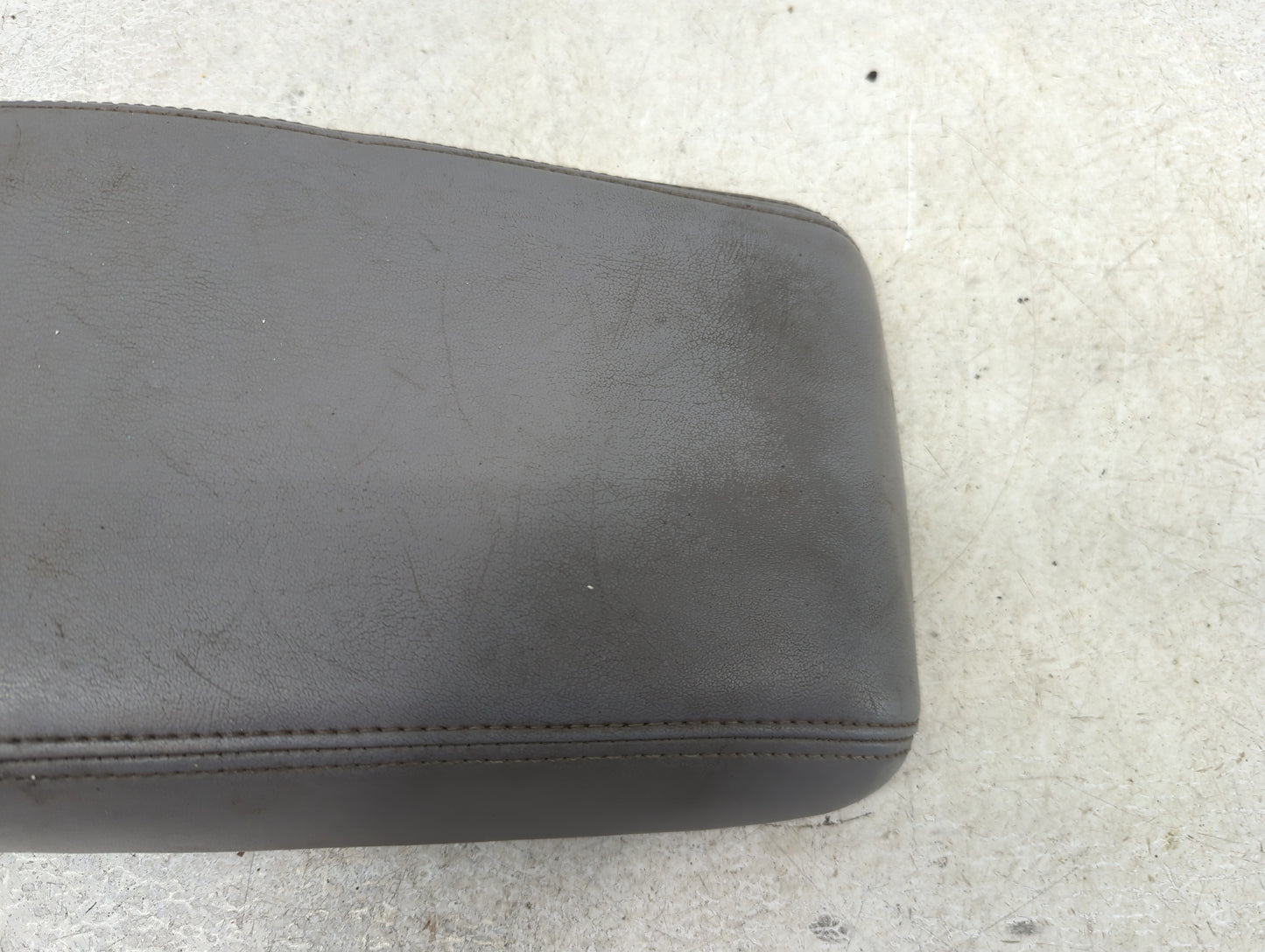 2005-2006 Buick Lacrosse Center Console Armrest Cover Lid Fits Fits 2005 2006 OEM Used Auto Parts - Oemusedautoparts1.com