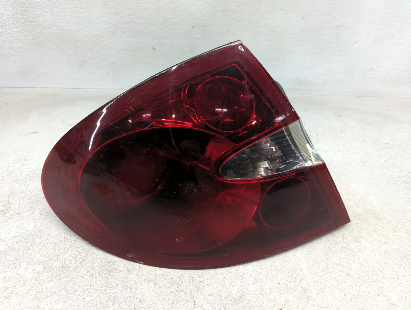 2005-2009 Buick Lacrosse Tail Light Assembly Driver Left OEM Fits Fits 2005 2006 2007 2008 2009 OEM Used Auto Parts - Oemuse