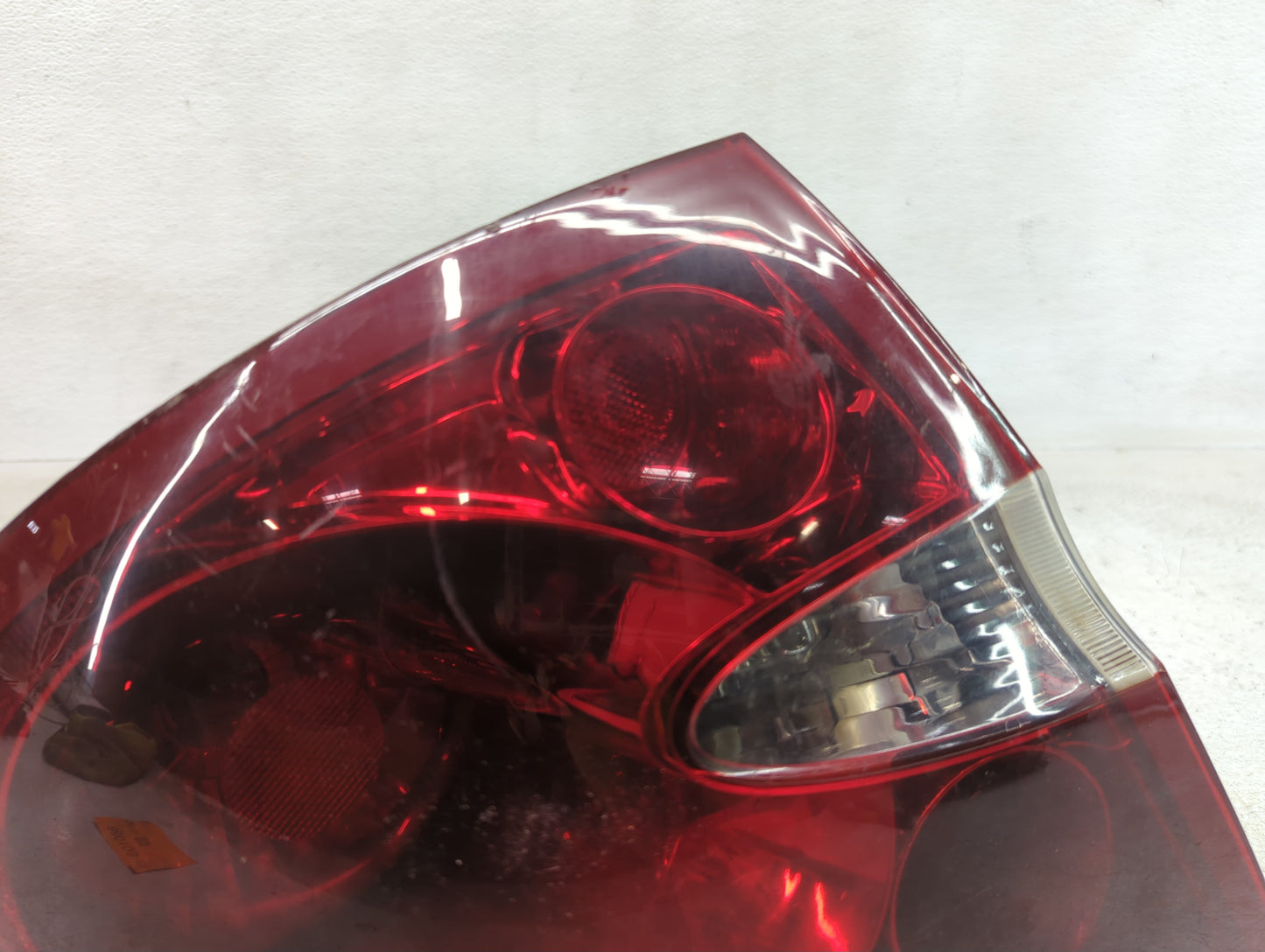 2005-2009 Buick Lacrosse Tail Light Assembly Driver Left OEM Fits Fits 2005 2006 2007 2008 2009 OEM Used Auto Parts - Oemuse
