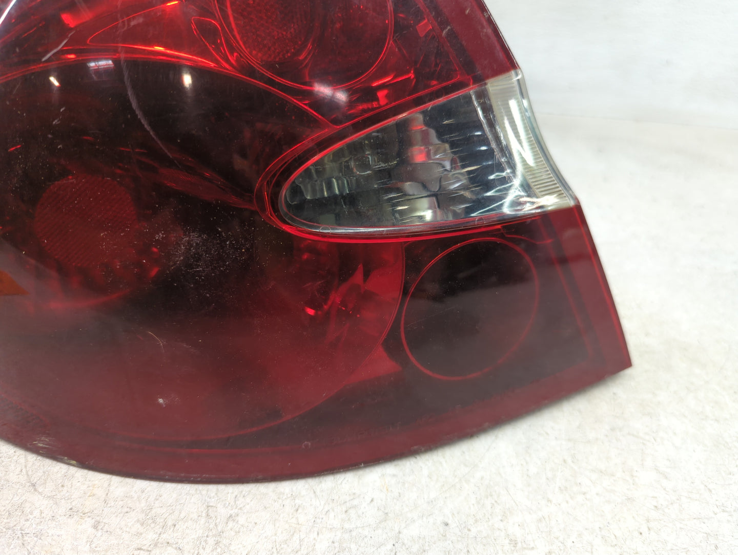 2005-2009 Buick Lacrosse Tail Light Assembly Driver Left OEM Fits Fits 2005 2006 2007 2008 2009 OEM Used Auto Parts - Oemuse