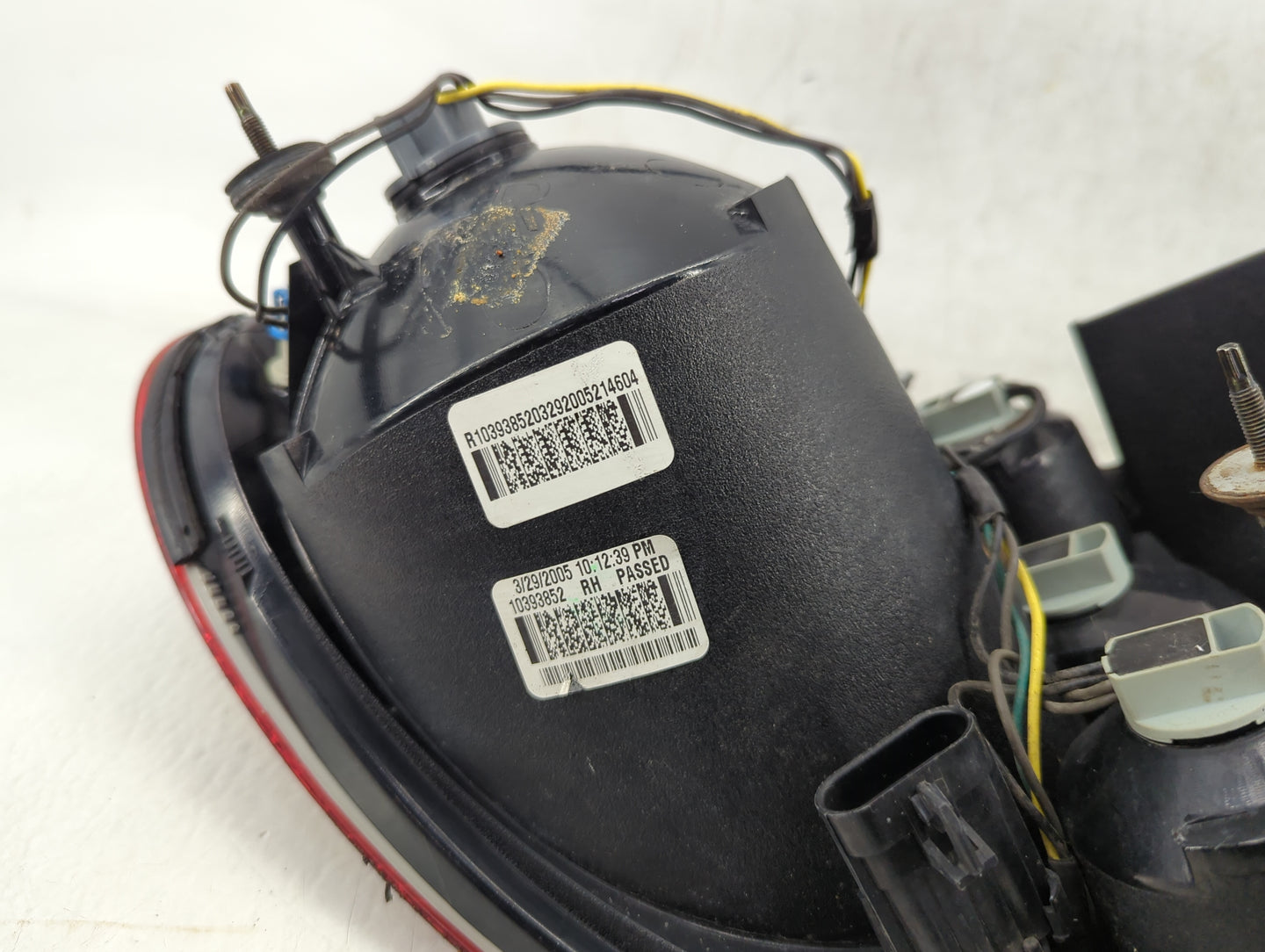2005-2009 Buick Lacrosse Tail Light Assembly Passenger Right OEM Fits Fits 2005 2006 2007 2008 2009 OEM Used Auto Parts - Oe