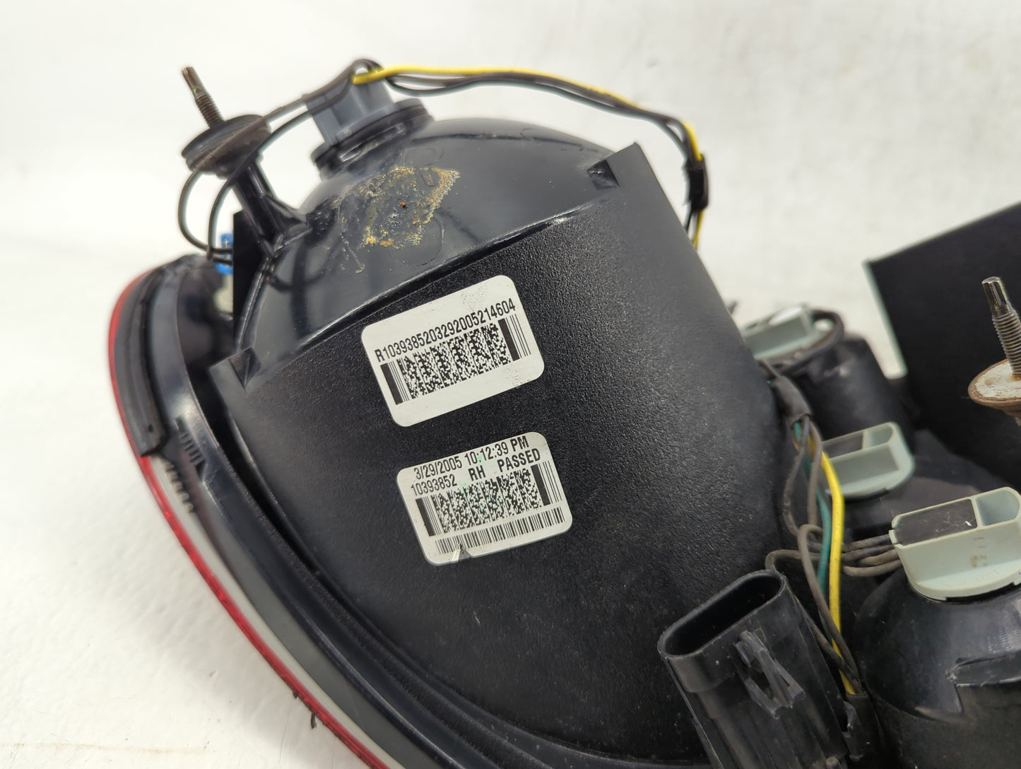 2005-2009 Buick Lacrosse Tail Light Assembly Passenger Right OEM Fits Fits 2005 2006 2007 2008 2009 OEM Used Auto Parts - Oe