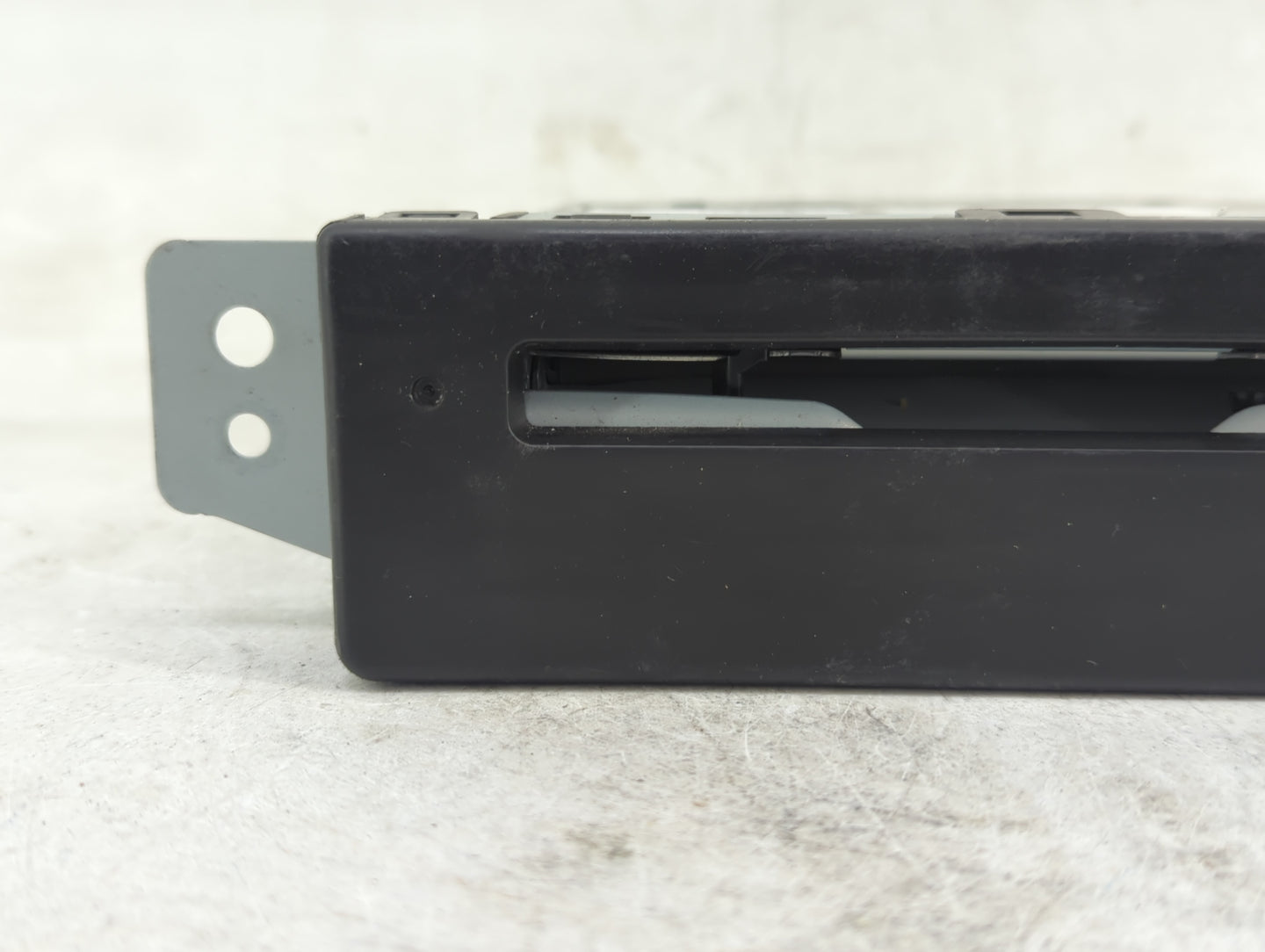 0 Buick Lacrosse Radio AM FM Cd Player Receiver Replacement Fits OEM Used Auto Parts - Oemusedautoparts1.com