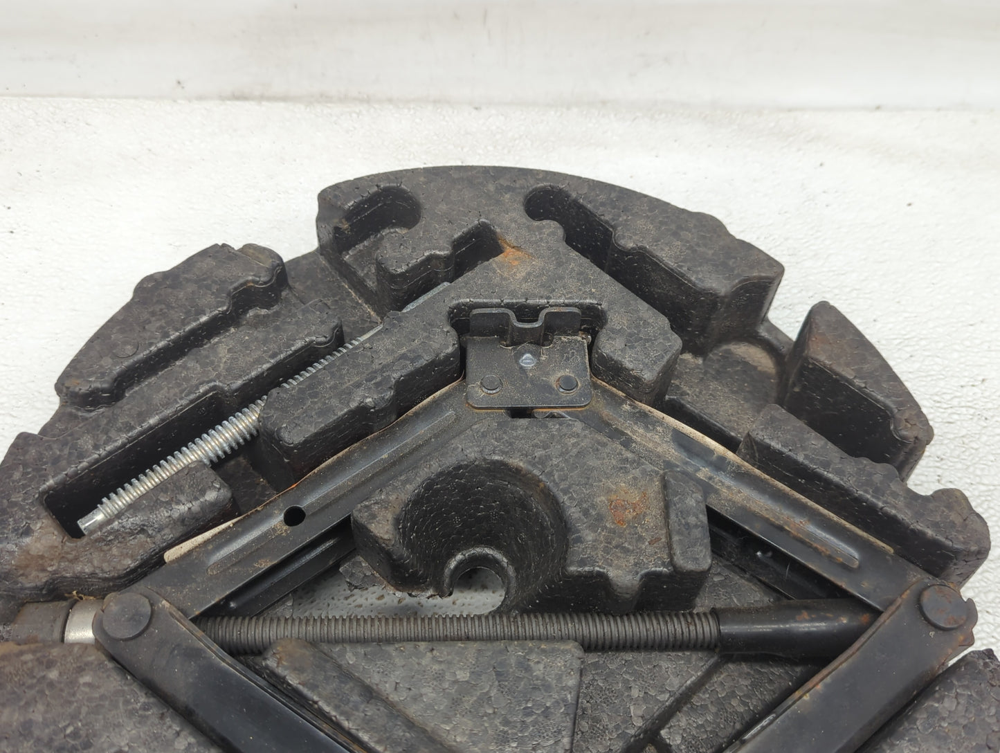 2012 Buick Lacrosse Spare Scissor Car Jack - Oemusedautoparts1.com
