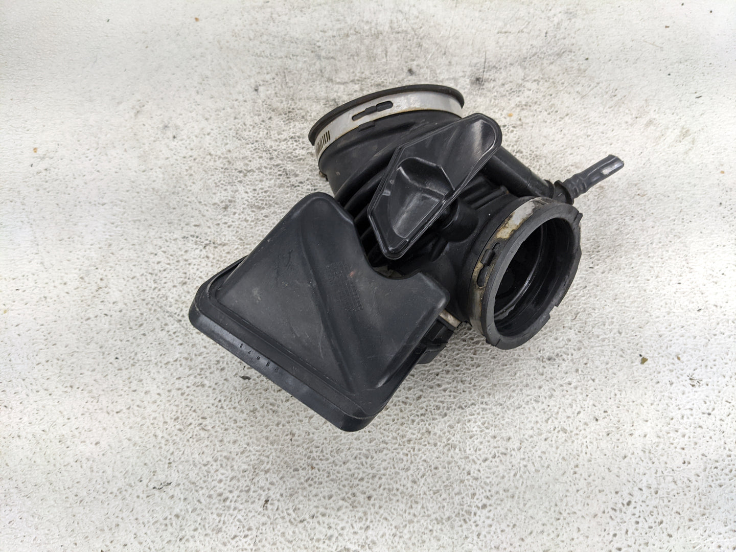 2012 Buick Lacrosse Air Cleaner Intake Duct Hose Tube 921936 - Oemusedautoparts1.com