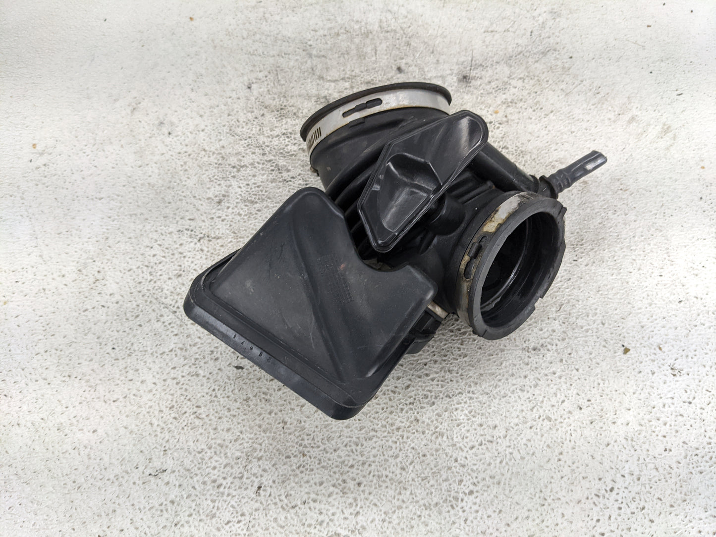 2012 Buick Lacrosse Air Cleaner Intake Duct Hose Tube 921936 - Oemusedautoparts1.com