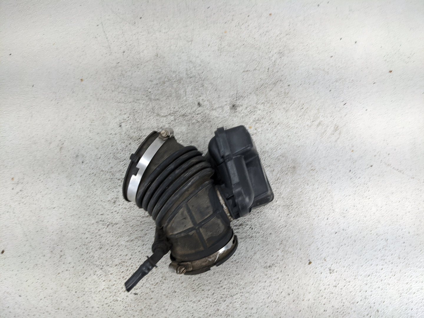 2012 Buick Lacrosse Air Cleaner Intake Duct Hose Tube 921936 - Oemusedautoparts1.com