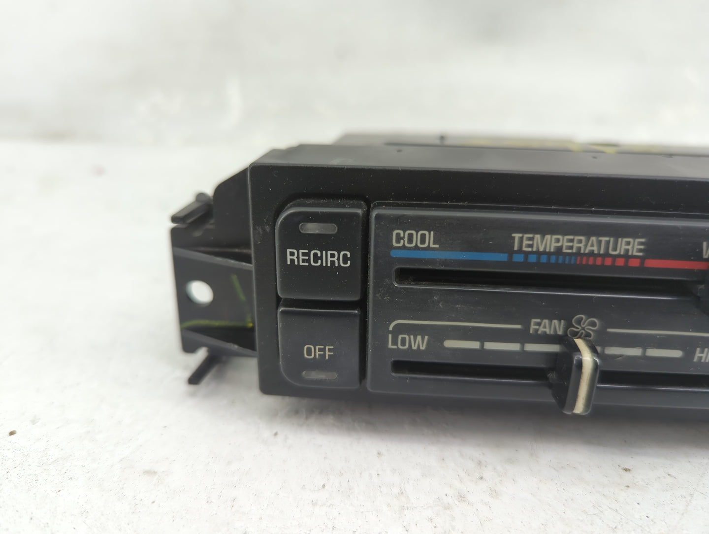2000-2005 Buick Lesabre Climate Control Module Temperature AC/Heater Replacement Fits Fits 2000 2001 2002 2003 2004 2005 OEM