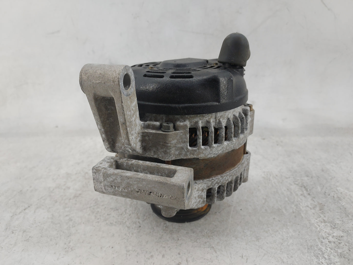 2004-2005 Buick Lesabre Alternator Replacement Generator Charging Assembly Engine OEM Fits Fits 2004 2005 OEM Used Auto Part