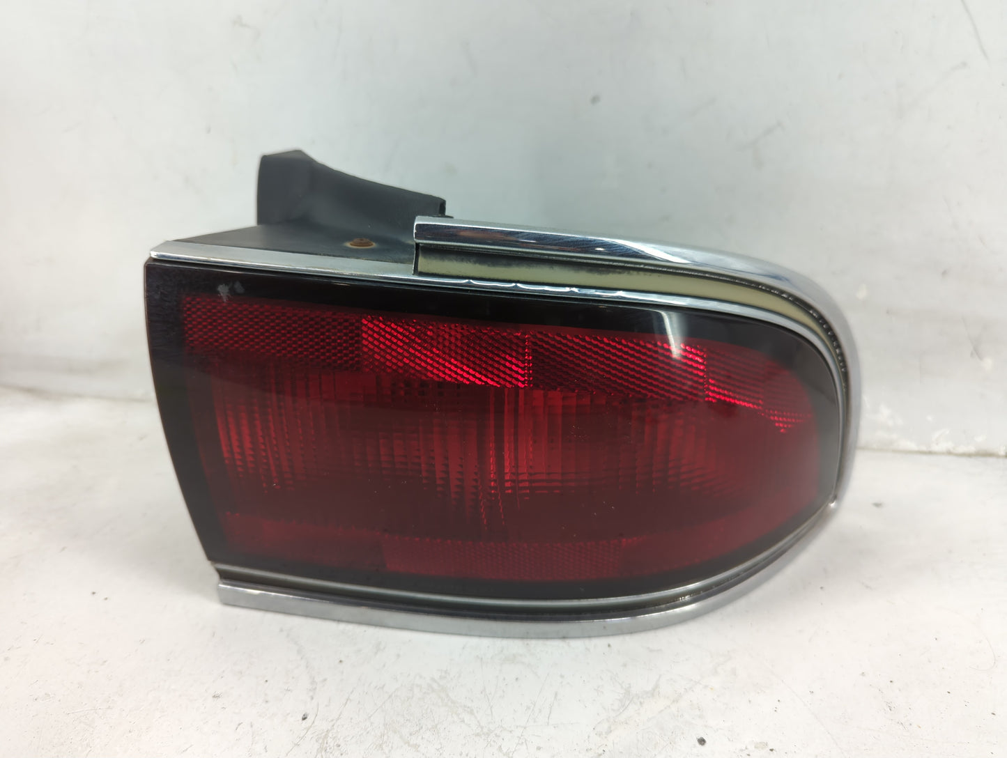 0 Buick Lesabre Tail Light Assembly Driver Left OEM Fits OEM Used Auto Parts - Oemusedautoparts1.com
