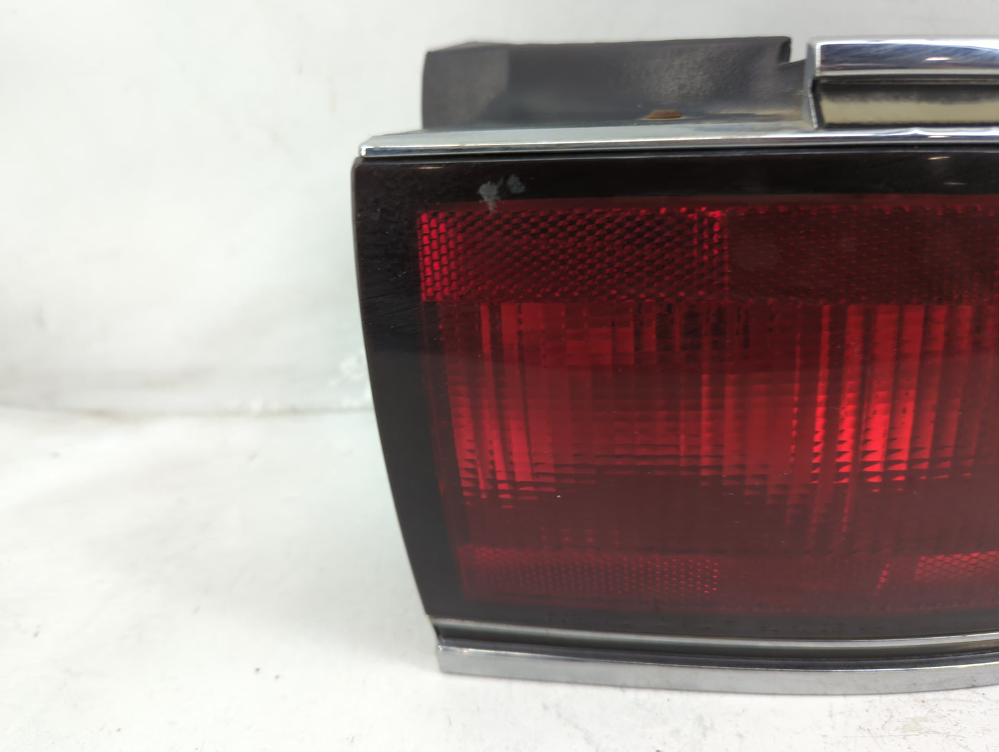 0 Buick Lesabre Tail Light Assembly Driver Left OEM Fits OEM Used Auto Parts - Oemusedautoparts1.com