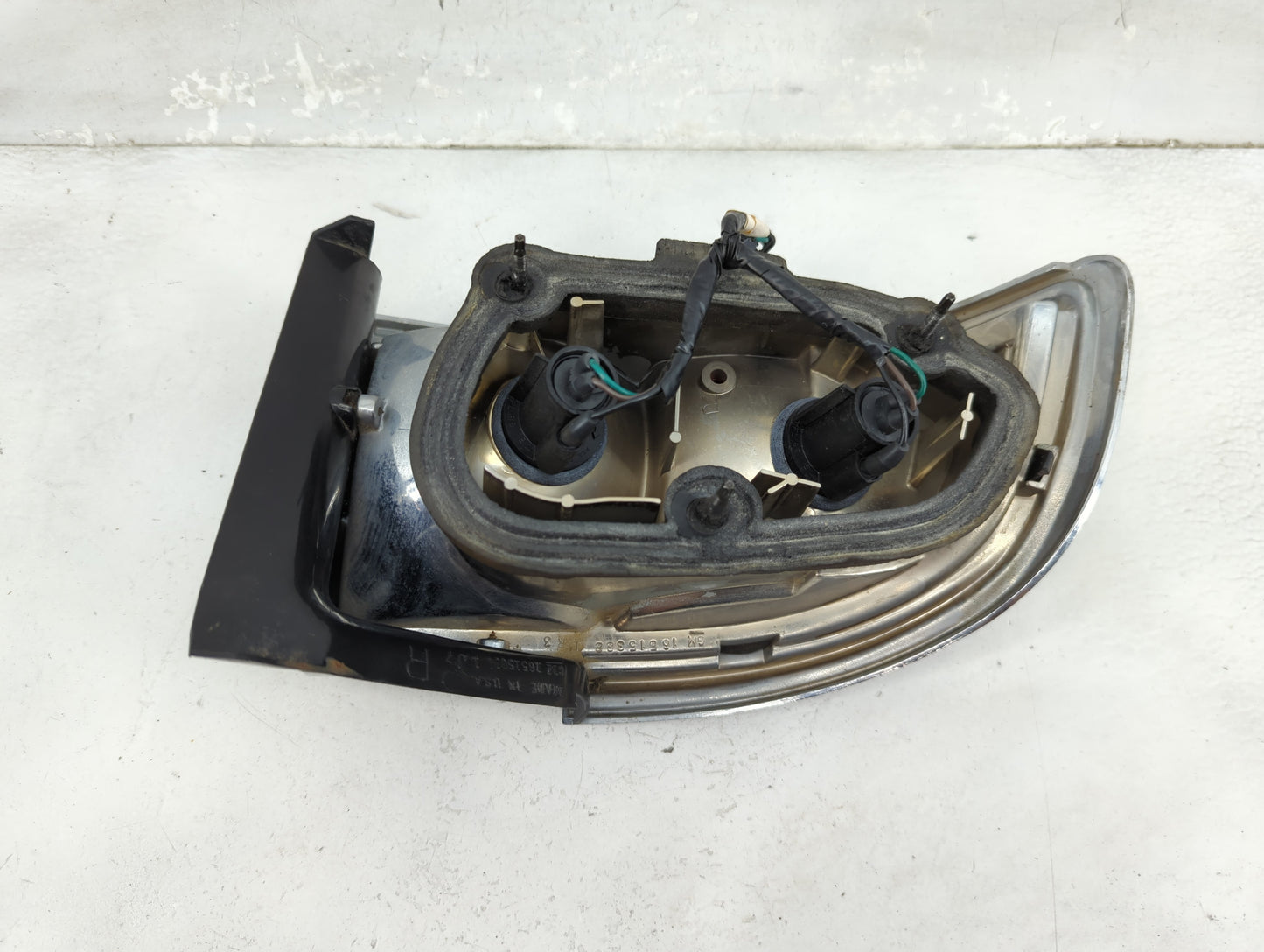 0 Buick Lesabre Tail Light Assembly Driver Left OEM Fits OEM Used Auto Parts - Oemusedautoparts1.com