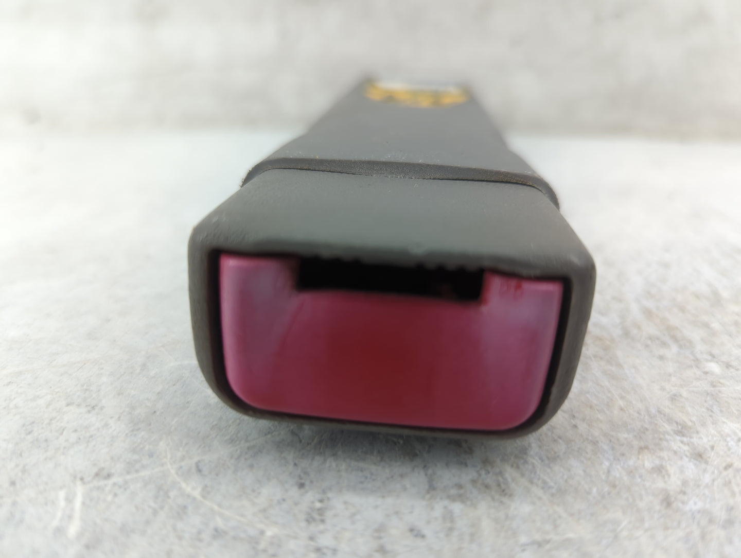 2002-2005 Buick Lesabre Passenger Front Seatbelt Buckle 1183657 - Oemusedautoparts1.com
