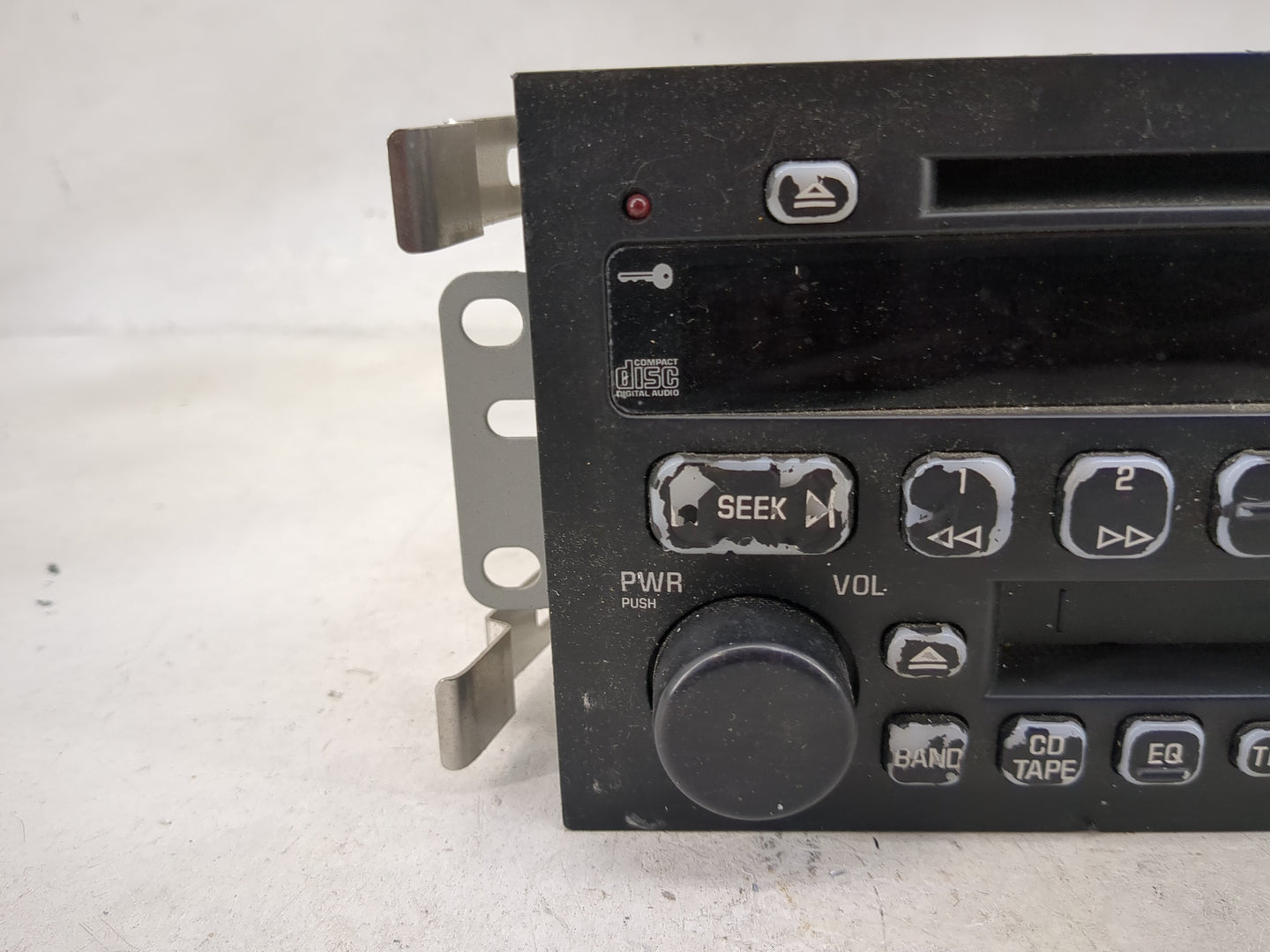 2003-2005 Buick Lesabre Radio AM FM Cd Player Receiver Replacement Fits Fits 2003 2004 2005 OEM Used Auto Parts - Oemusedaut