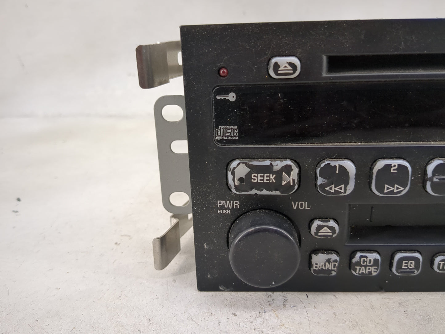 2003-2005 Buick Lesabre Radio AM FM Cd Player Receiver Replacement Fits Fits 2003 2004 2005 OEM Used Auto Parts - Oemusedaut