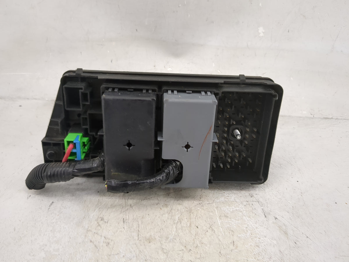 2000-2005 Buick Lesabre Fusebox Fuse Box Panel Relay Module Fits Fits 2000 2001 2002 2003 2004 2005 OEM Used Auto Parts - Oe