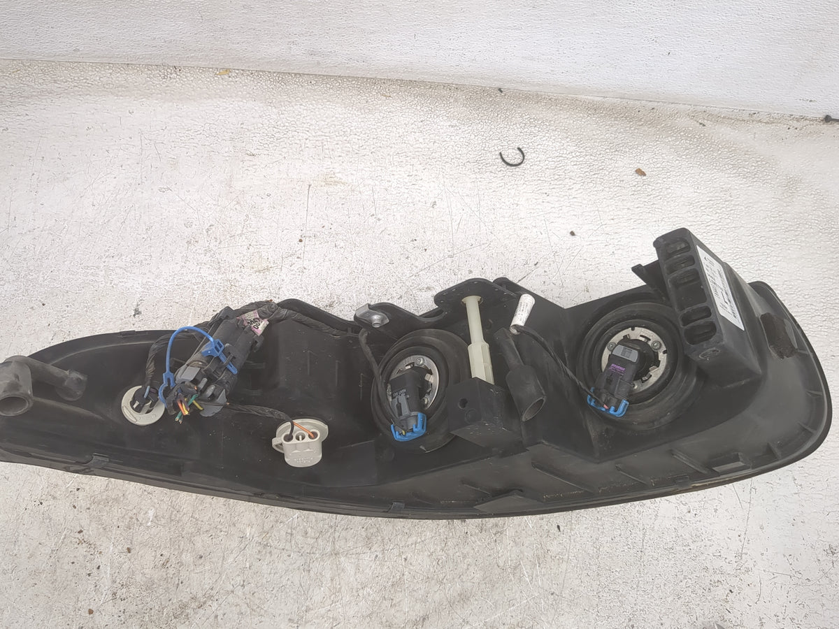 2000-2005 Buick Lesabre Driver Left Oem Head Light Headlight Lamp 1218140 - Oemusedautoparts1.com