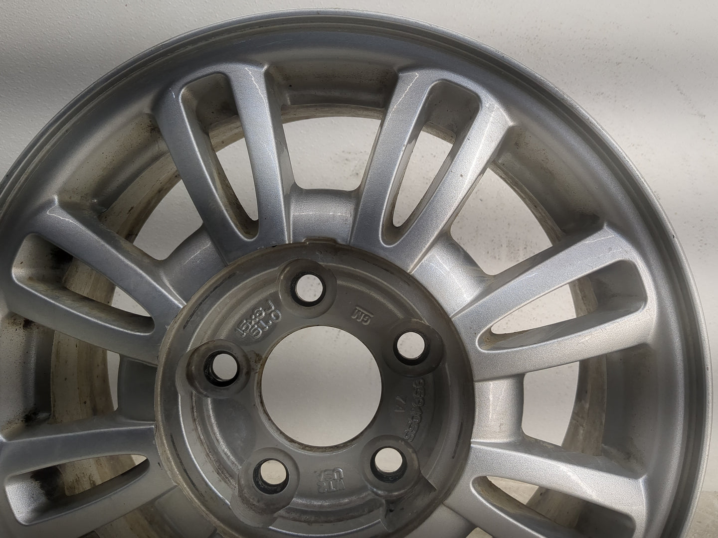 2002-2005 Buick Lesabre Oem Wheel Rim - Oemusedautoparts1.com