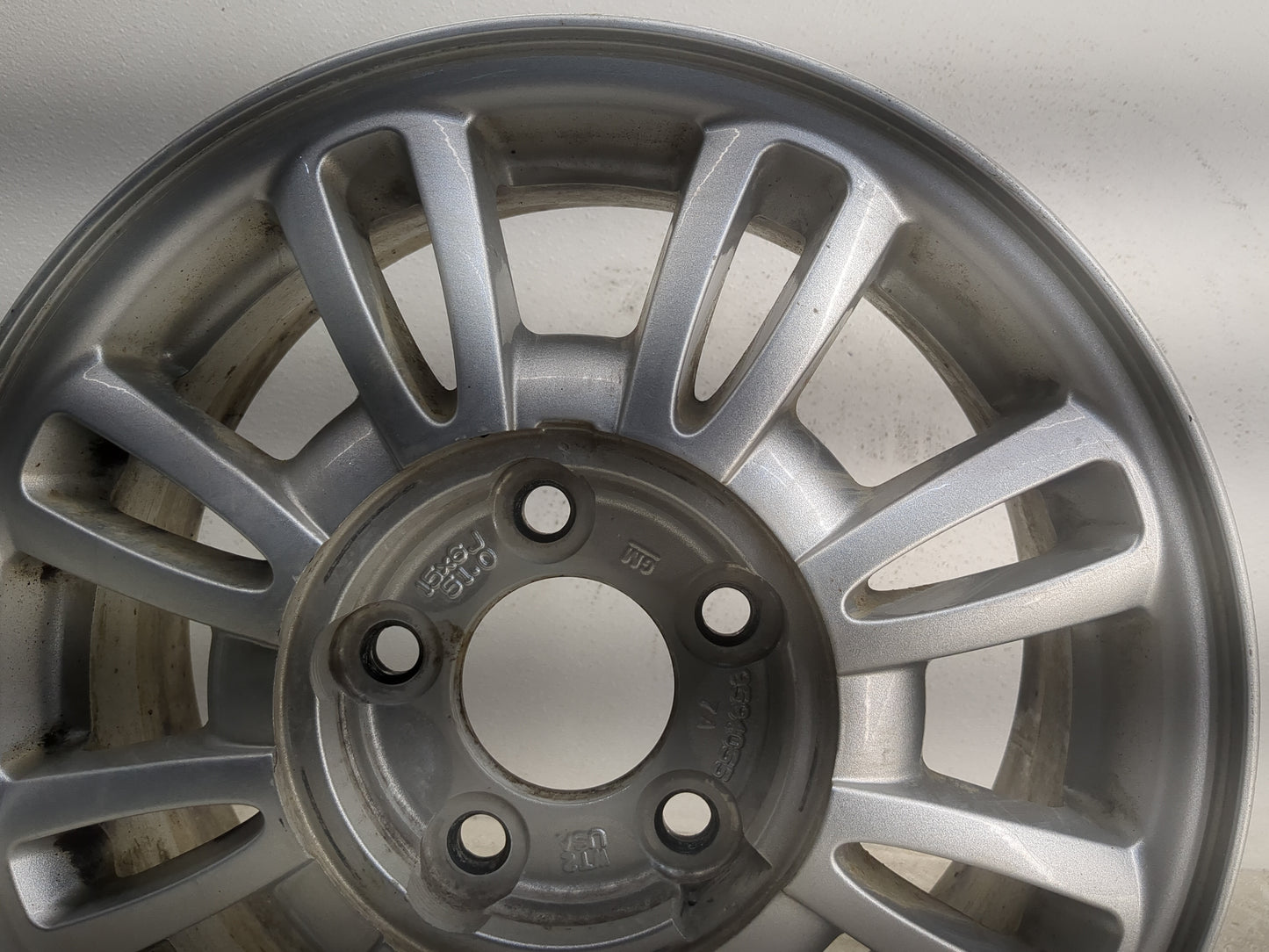 2002-2005 Buick Lesabre Oem Wheel Rim - Oemusedautoparts1.com