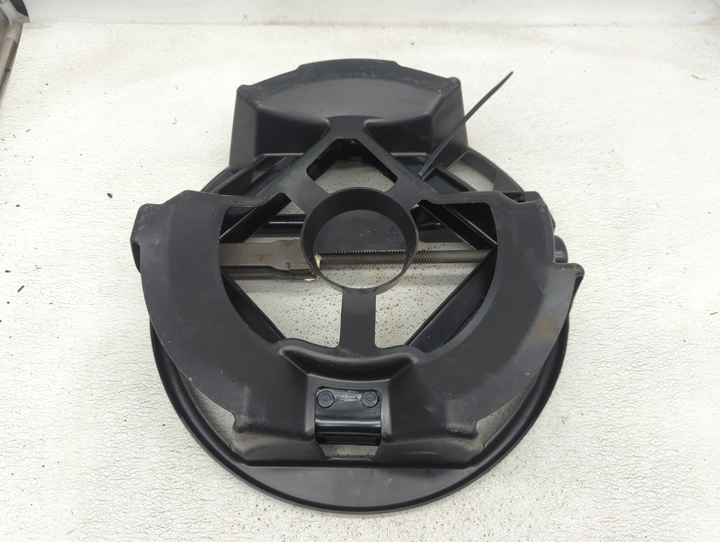2009 Buick Lucerne Spare Scissor Car Jack - Oemusedautoparts1.com