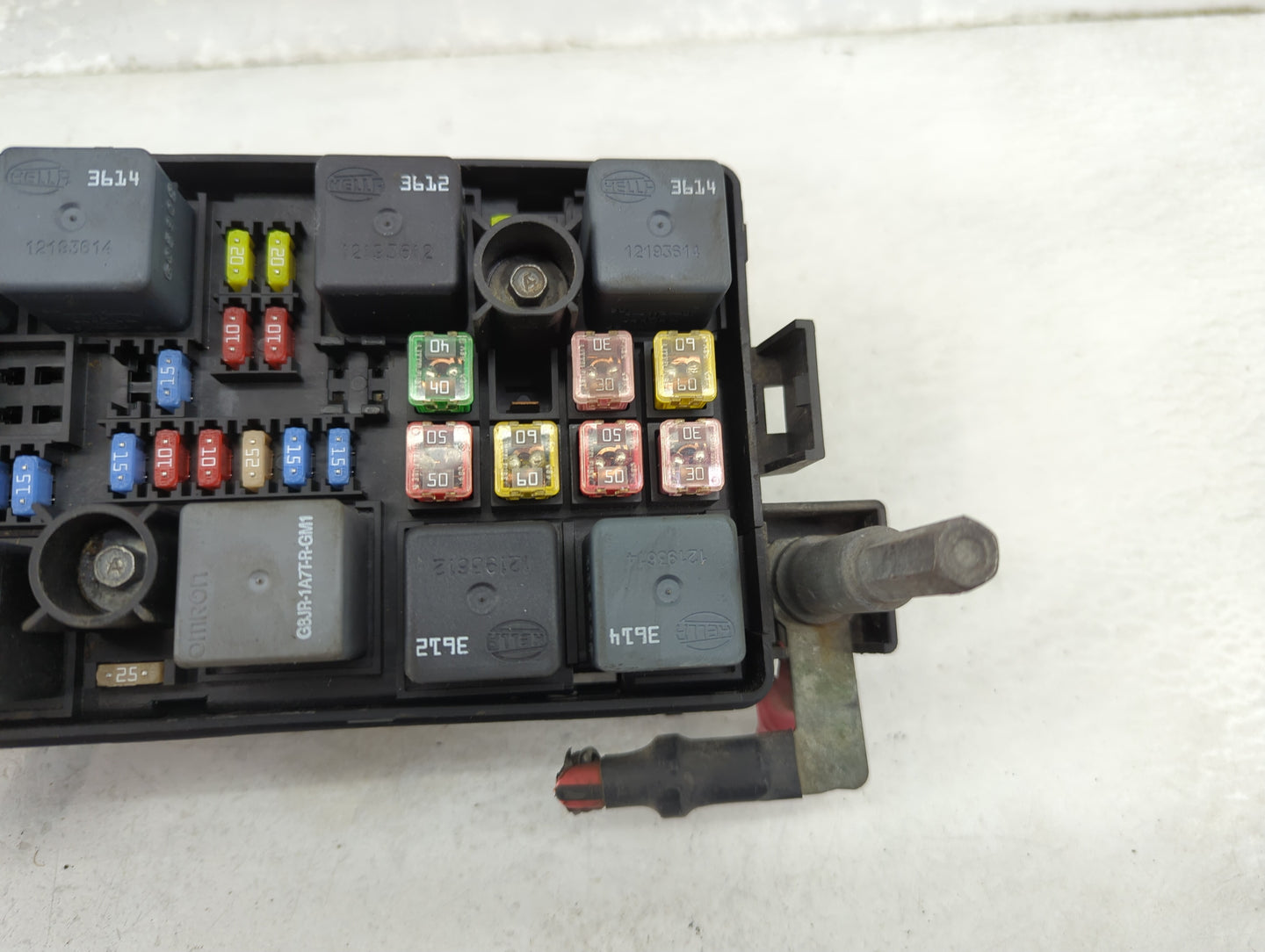 2006-2007 Buick Lucerne Fusebox Fuse Box Panel Relay Module Fits Fits 2006 2007 OEM Used Auto Parts - Oemusedautoparts1.com