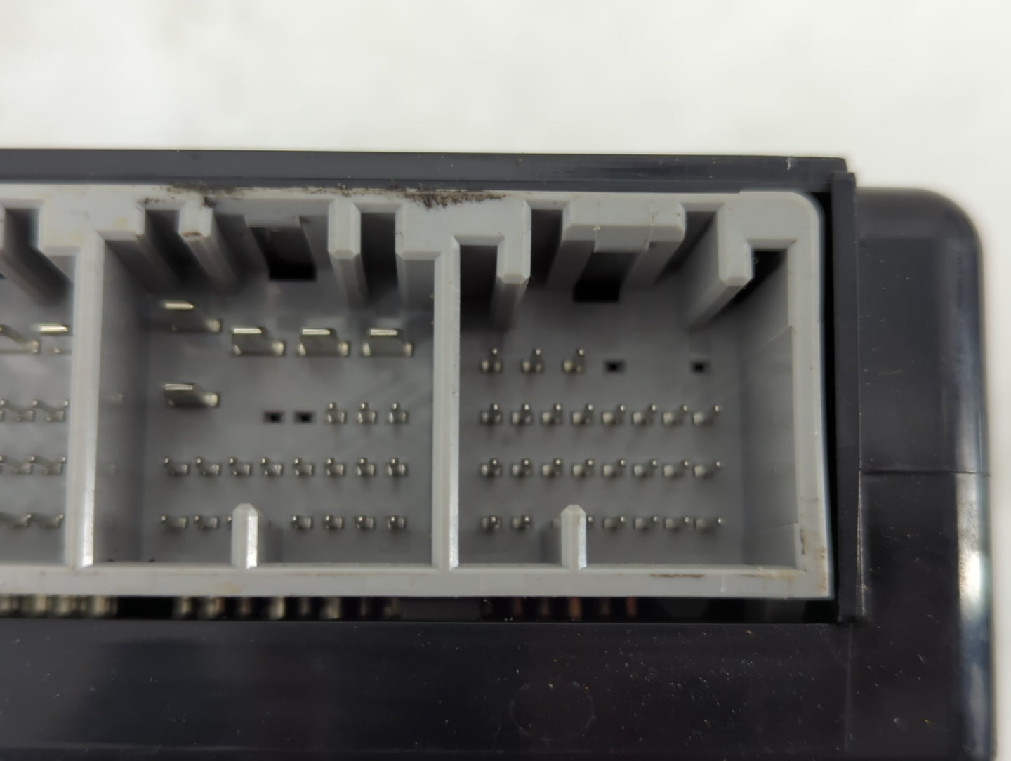 2006-2011 Buick Lucerne Body Control Module Bcm Inner Cabin Fuse Box - Oemusedautoparts1.com