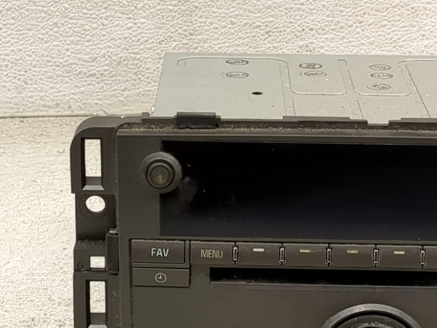 2009-2010 Buick Lucerne Radio AM FM Cd Player Receiver Replacement Fits Fits 2009 2010 OEM Used Auto Parts - Oemusedautopart