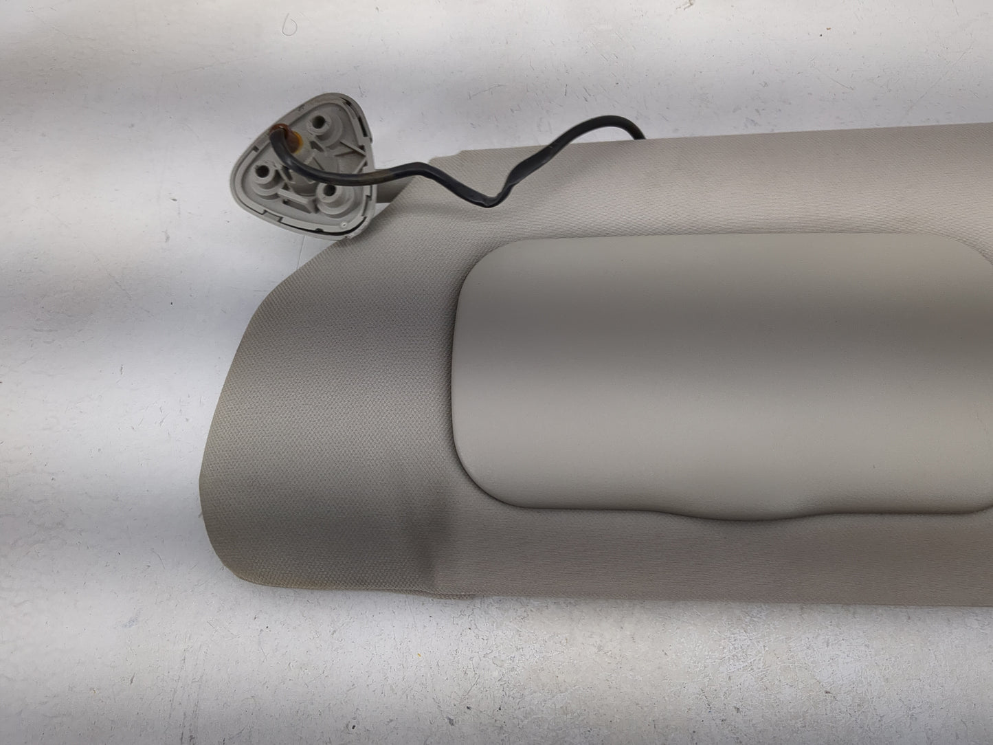 2006-2011 Buick Lucerne Sun Visor Shade Replacement Driver Left Mirror Fits Fits 2006 2007 2008 2009 2010 2011 OEM Used Auto