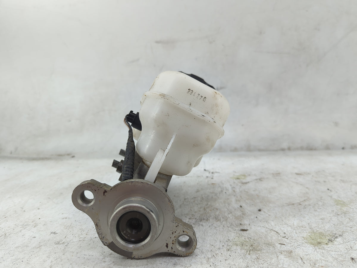 2006-2008 Buick Lucerne Brake Master Cylinder 5034430 - Oemusedautoparts1.com