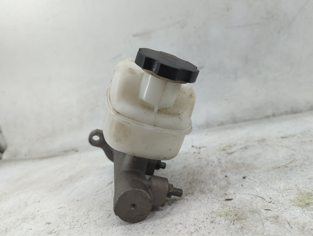 2006-2008 Buick Lucerne Brake Master Cylinder 5034430 - Oemusedautoparts1.com