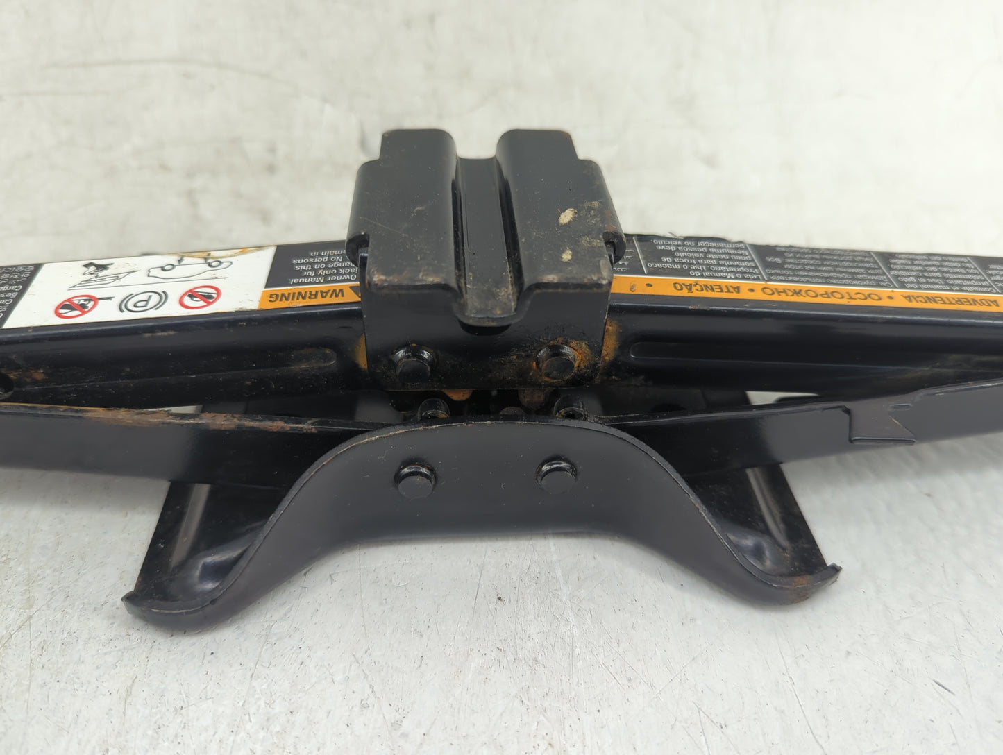 2007 Buick Lucerne Spare Scissor Car Jack - Oemusedautoparts1.com