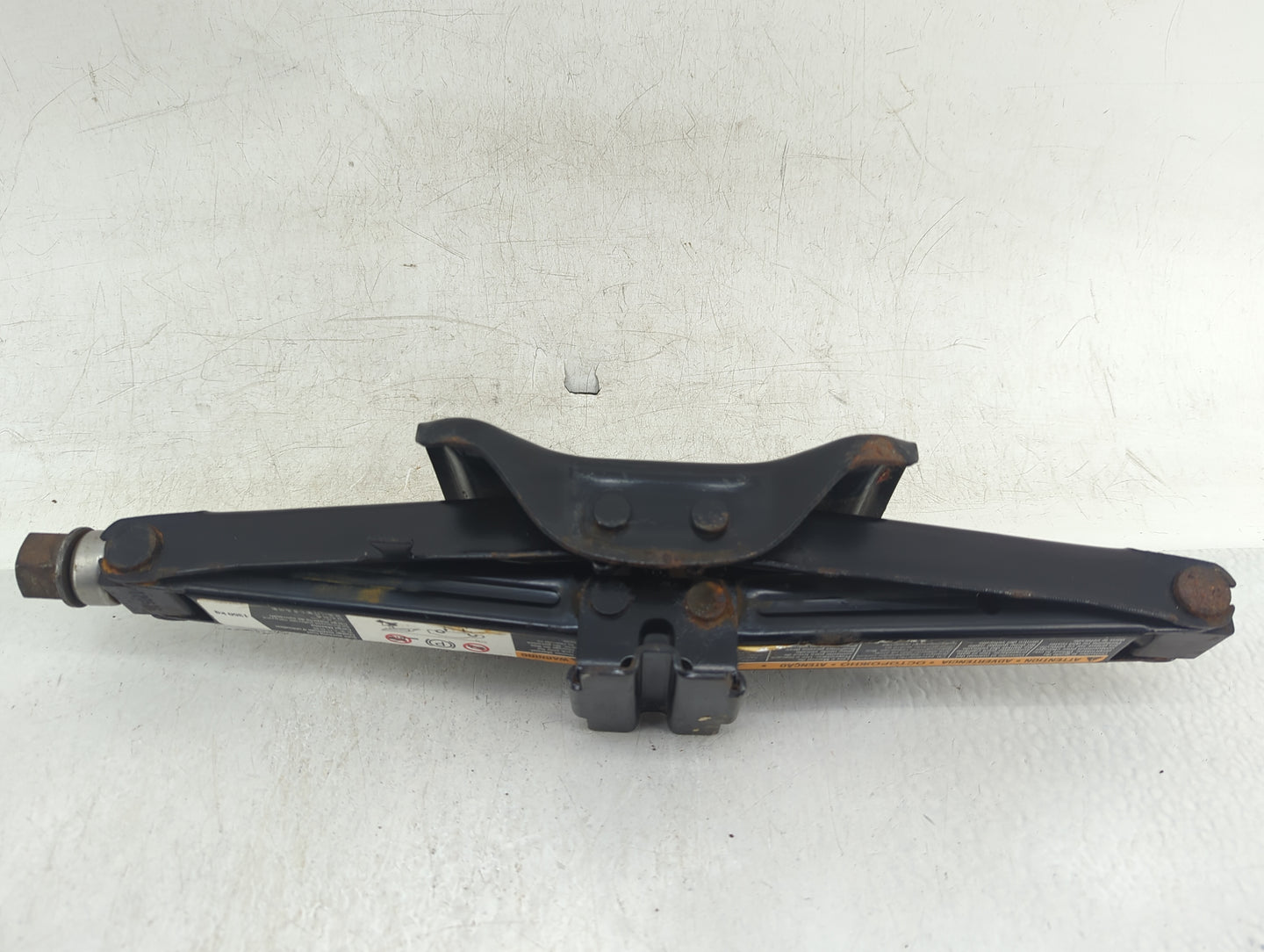 2007 Buick Lucerne Spare Scissor Car Jack - Oemusedautoparts1.com