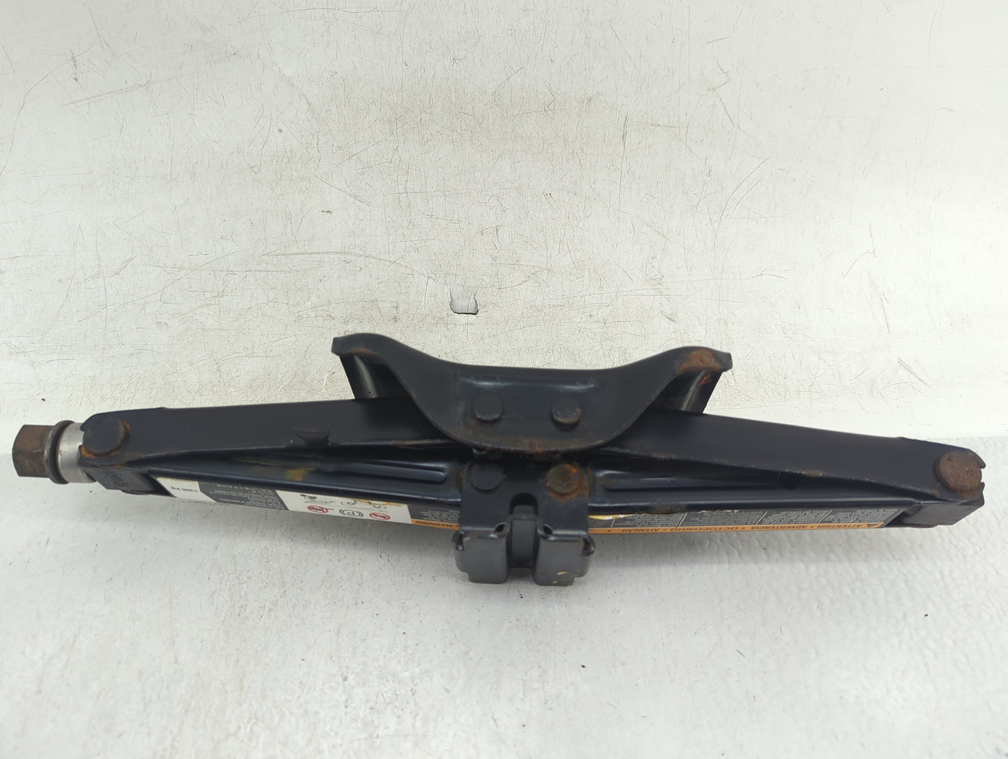 2007 Buick Lucerne Spare Scissor Car Jack - Oemusedautoparts1.com