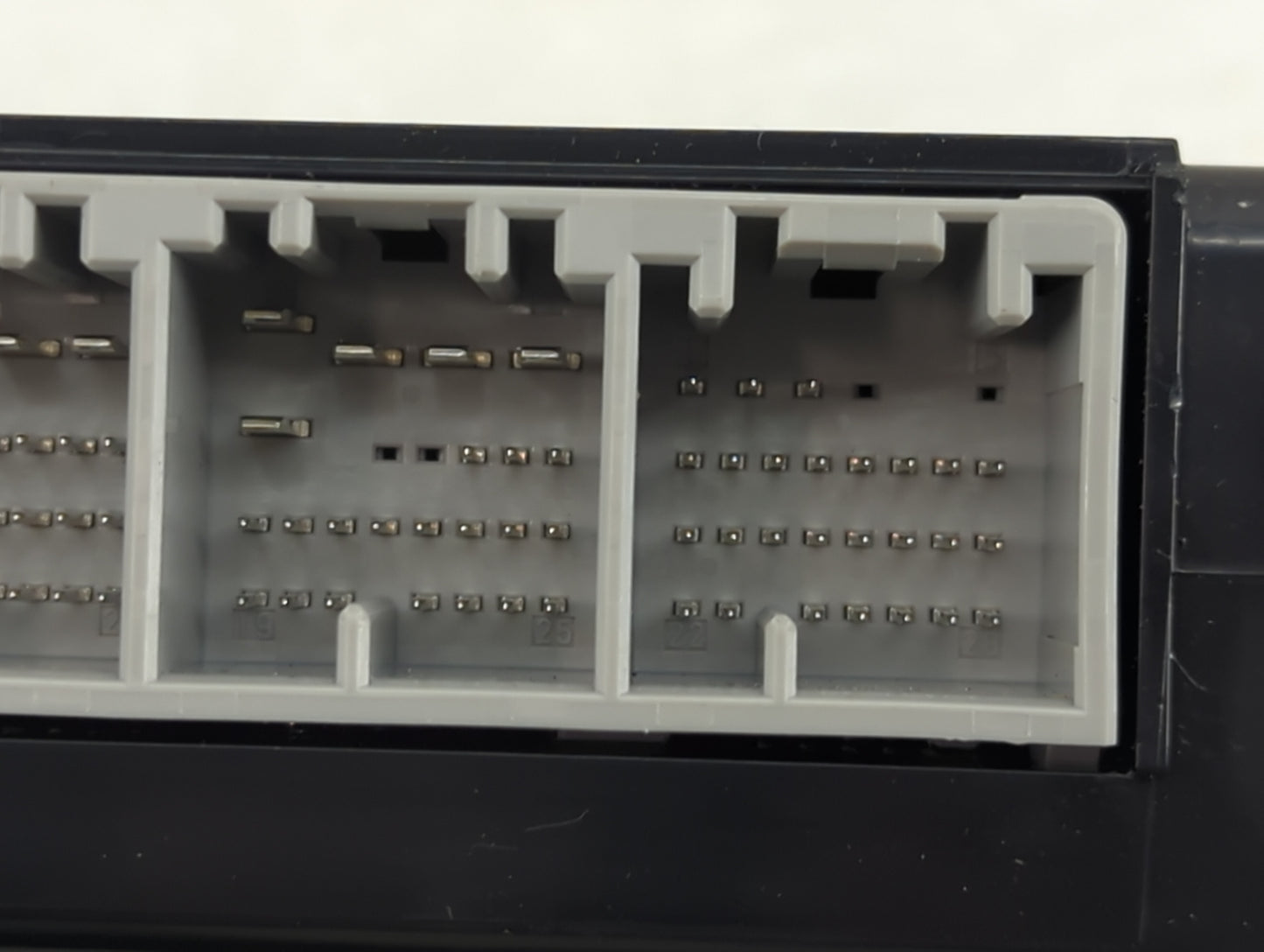 2006-2011 Buick Lucerne Body Control Module Bcm Inner Cabin Fuse Box - Oemusedautoparts1.com