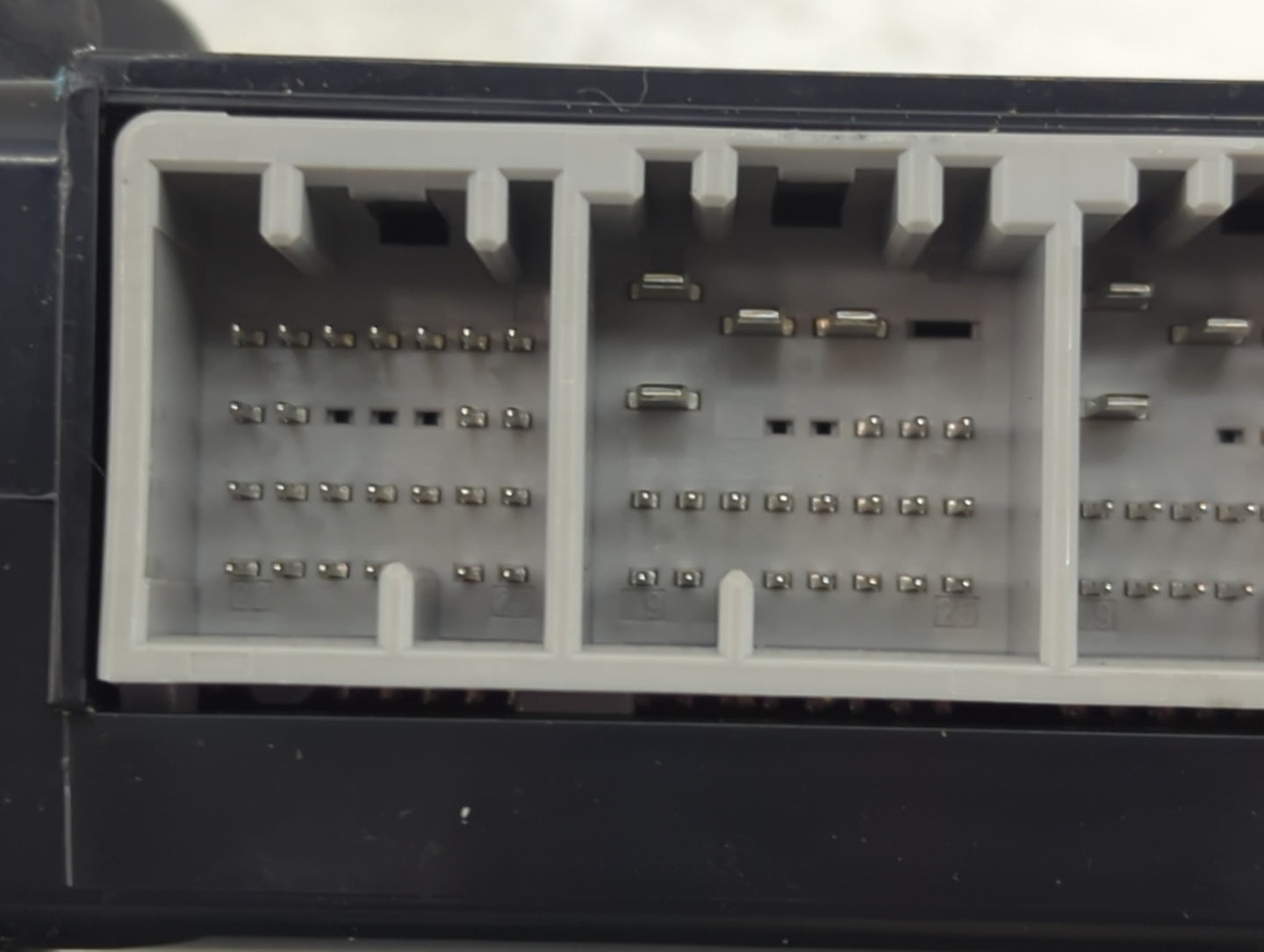 2006-2011 Buick Lucerne Body Control Module Bcm Inner Cabin Fuse Box - Oemusedautoparts1.com