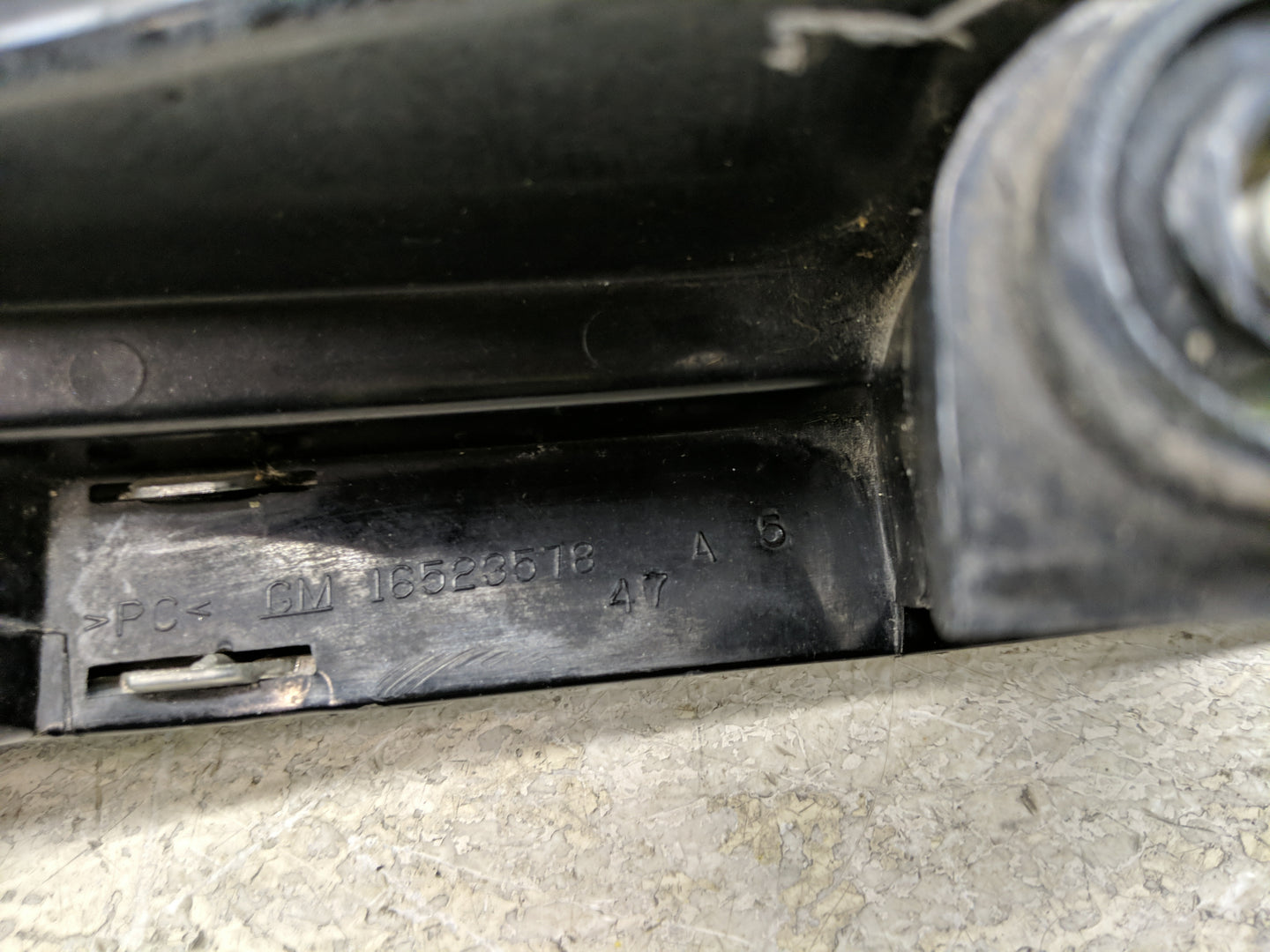 1998-2004 Buick Park Avenue Driver Left Side Deck Lid Mounted Tail Light - Oemusedautoparts1.com