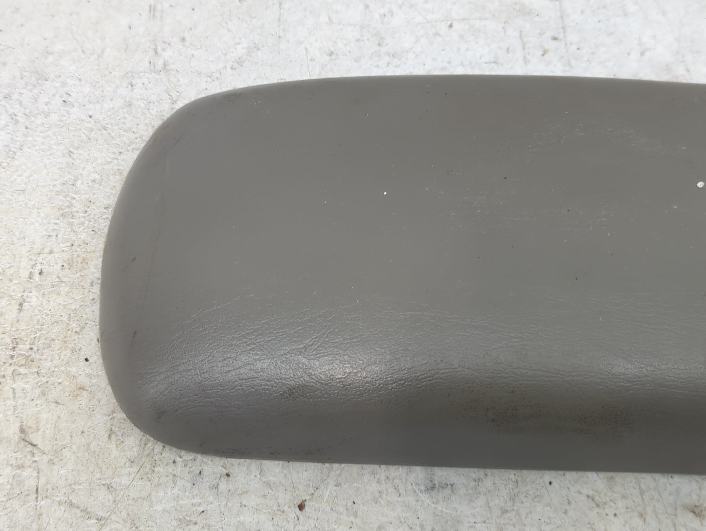 2000-2004 Buick Regal Center Console Armrest Cover Lid Fits Fits 2000 2001 2002 2003 2004 2005 OEM Used Auto Parts - Oemused