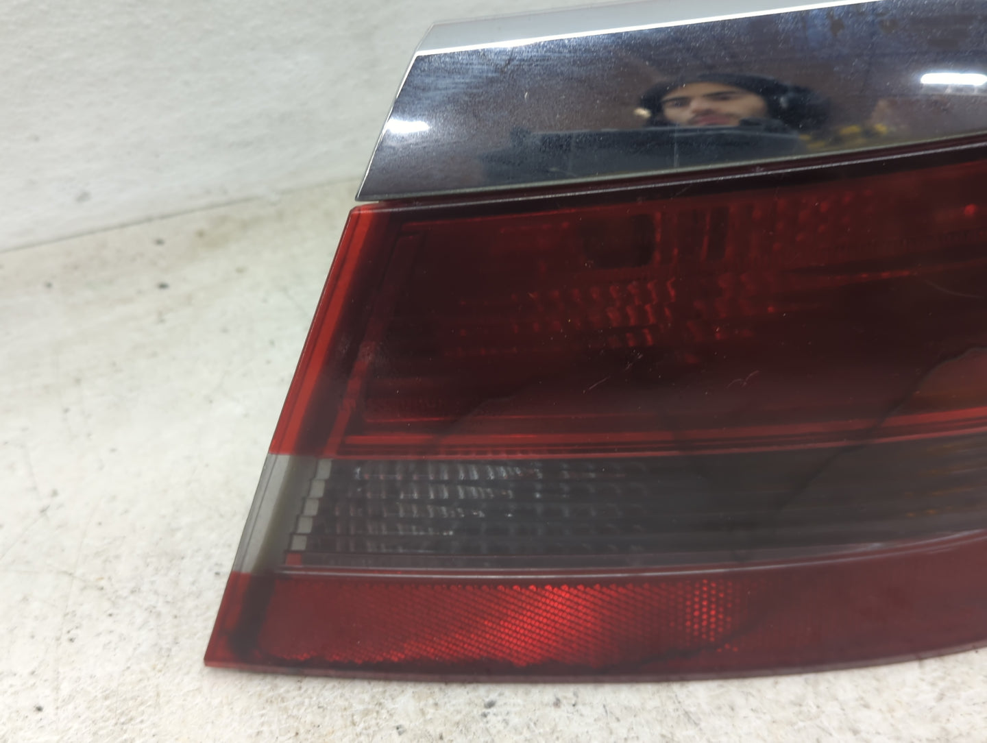 1997-2004 Buick Regal Tail Light Assembly Passenger Right OEM Fits Fits 1997 1998 1999 2000 2001 2002 2003 2004 OEM Used Aut