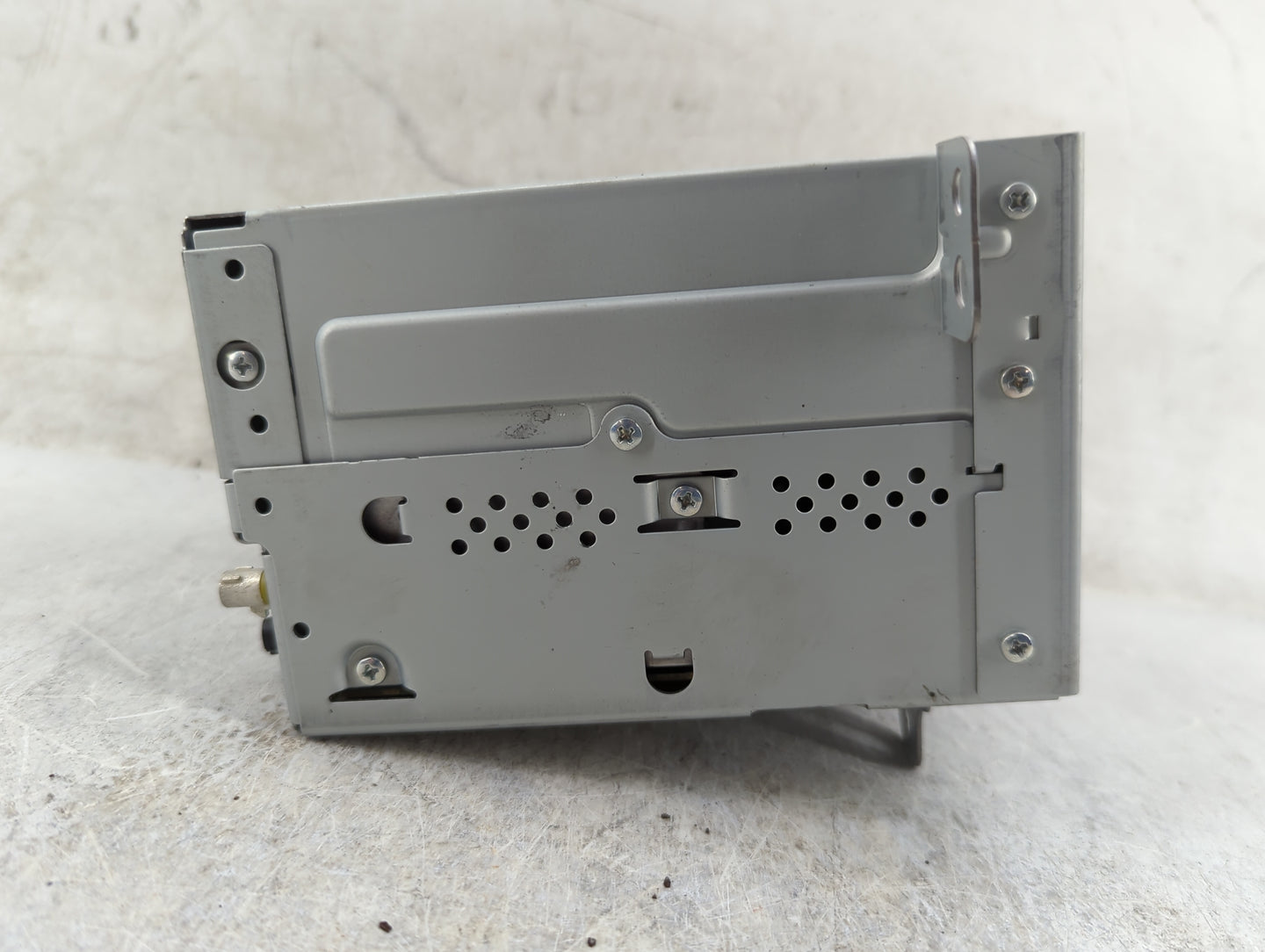 2011-2012 Buick Regal Radio AM FM Cd Player Receiver Replacement Fits Fits 2010 2011 2012 OEM Used Auto Parts - Oemusedautop