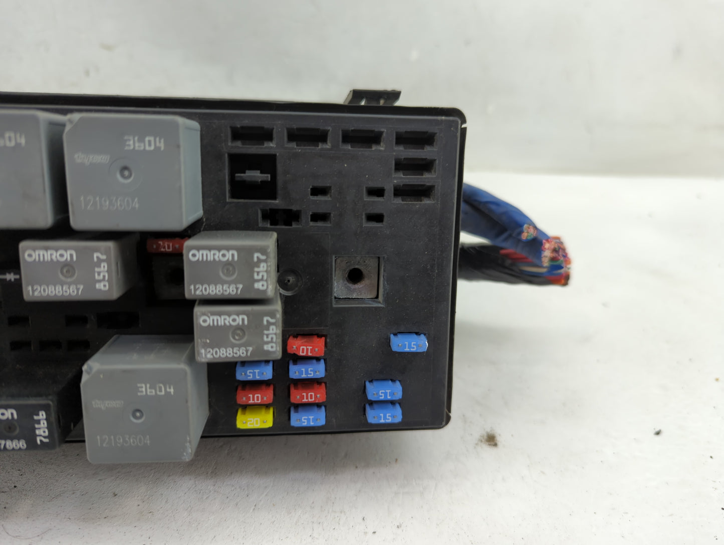 2000-2004 Buick Regal Fusebox Fuse Box Panel Relay Module Fits Fits 2000 2001 2002 2003 2004 2005 OEM Used Auto Parts - Oemu