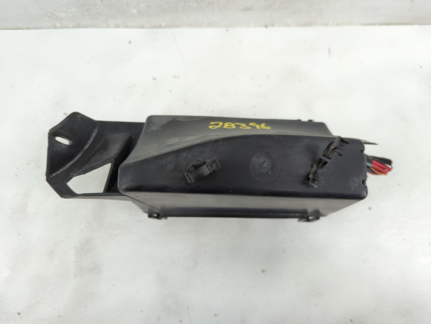 2000-2004 Buick Regal Fusebox Fuse Box Panel Relay Module Fits Fits 2000 2001 2002 2003 2004 2005 OEM Used Auto Parts - Oemu