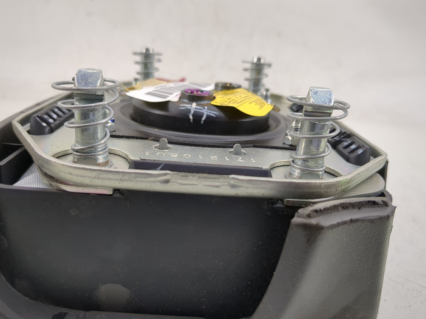 2005-2007 Buick Rendezvous Air Bag Driver Left Steering Wheel Mounted - Oemusedautoparts1.com