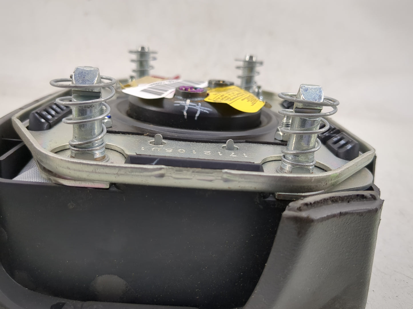 2005-2007 Buick Rendezvous Air Bag Driver Left Steering Wheel Mounted - Oemusedautoparts1.com