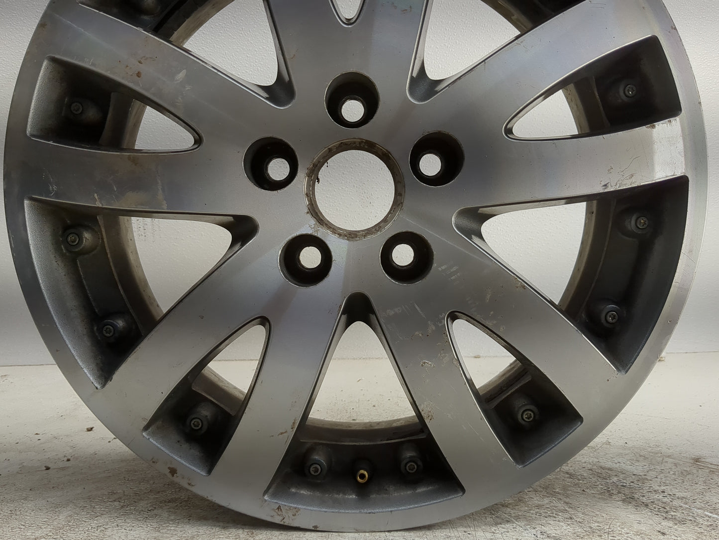 2004-2006 Buick Rendezvous Oem Wheel Rim - Oemusedautoparts1.com